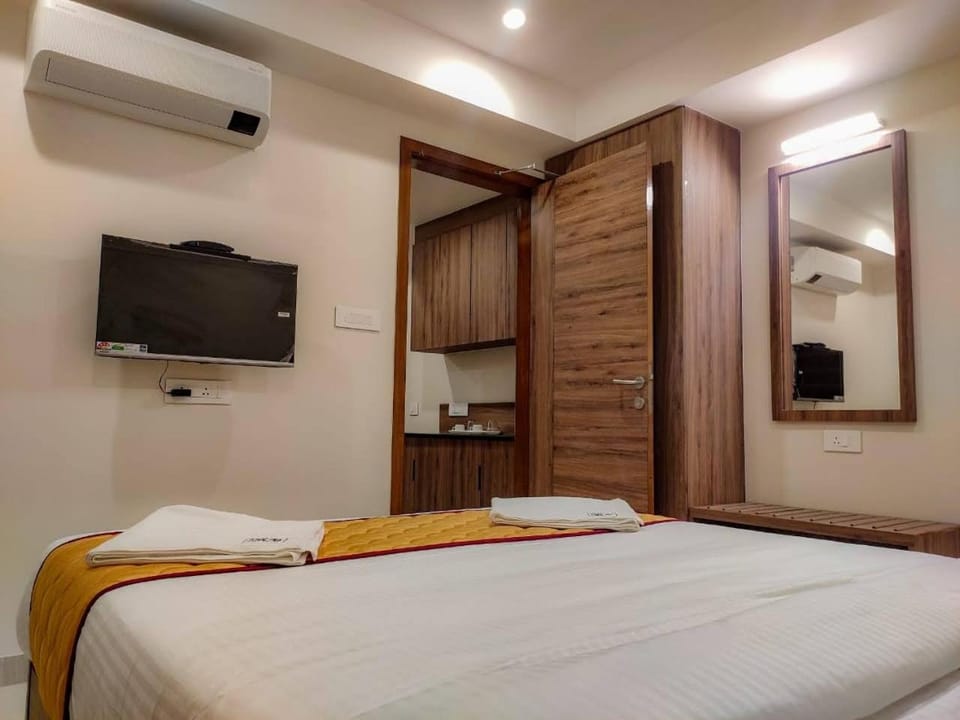 Bed, TV and multimedia