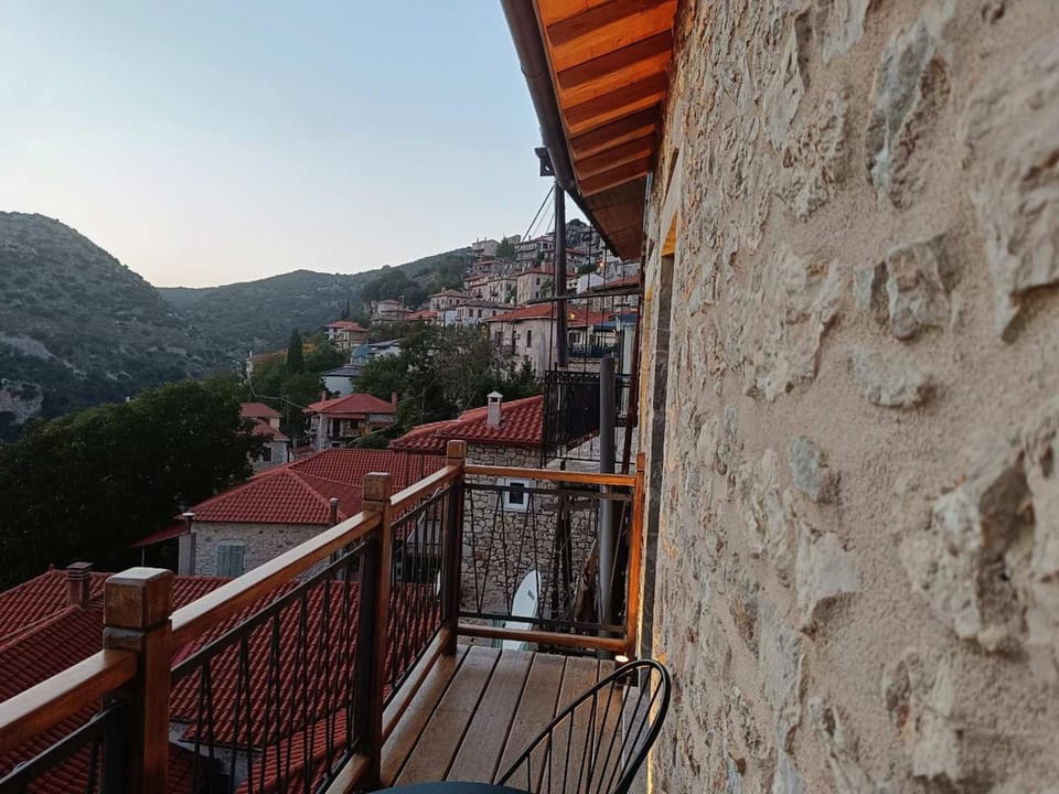View (from property/room), Balcony/Terrace, Mountain view