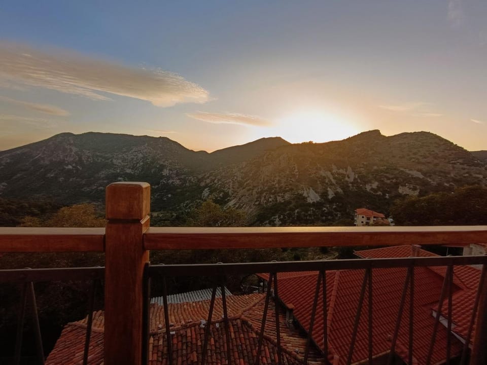 Natural landscape, View (from property/room), Balcony/Terrace, Mountain view, Sunset