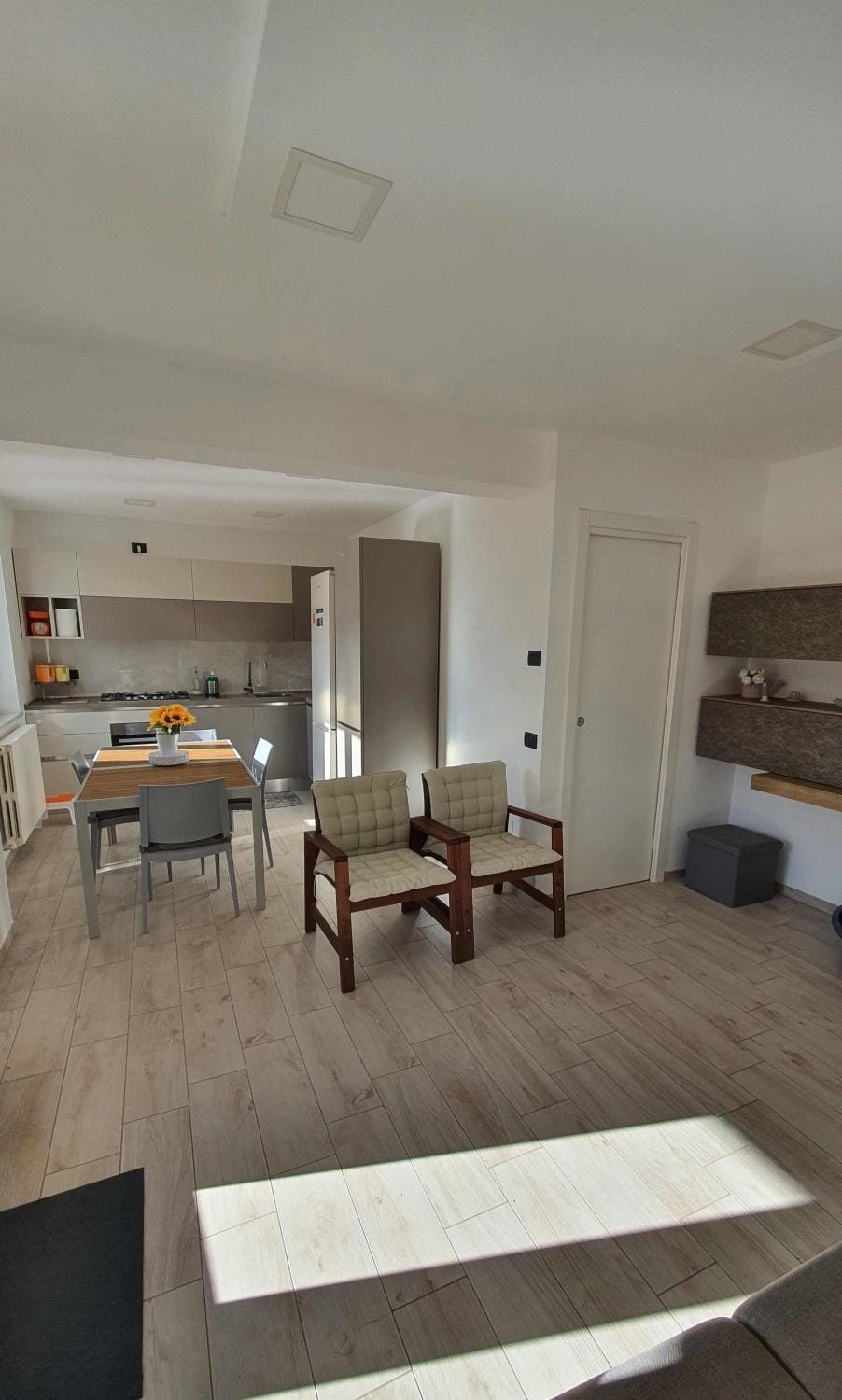 Kitchen or kitchenette, Living room