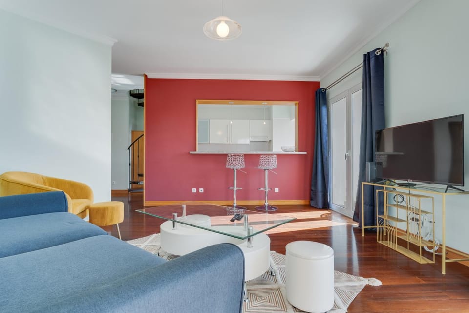 Communal lounge/ TV room, TV and multimedia, Living room, Seating area, Evening entertainment