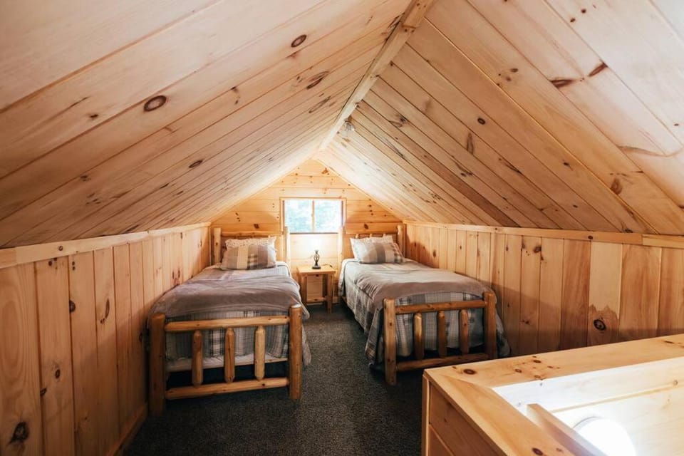 Lakefront Stunning Home, only 30 min to Sugarloaf! Chalet in Maine