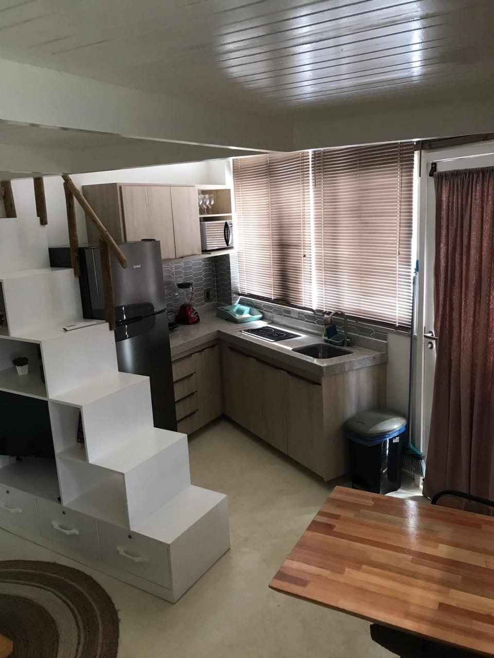 minibar, stove, toaster, kitchen