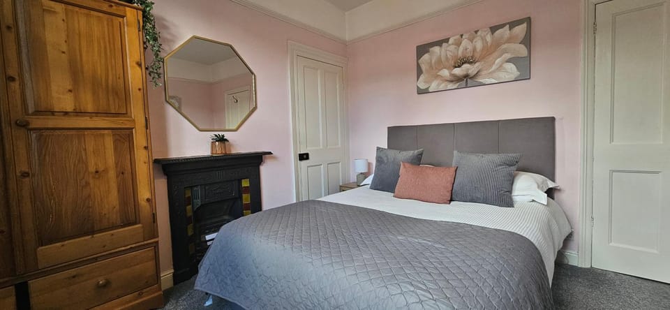 Hartoft St - 2 bed near river House in York