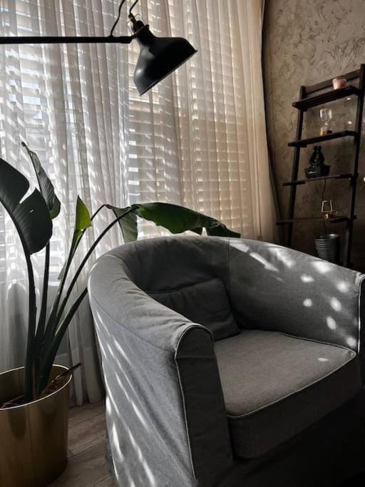 דירת אדריכל מדהימה Apartment in South District