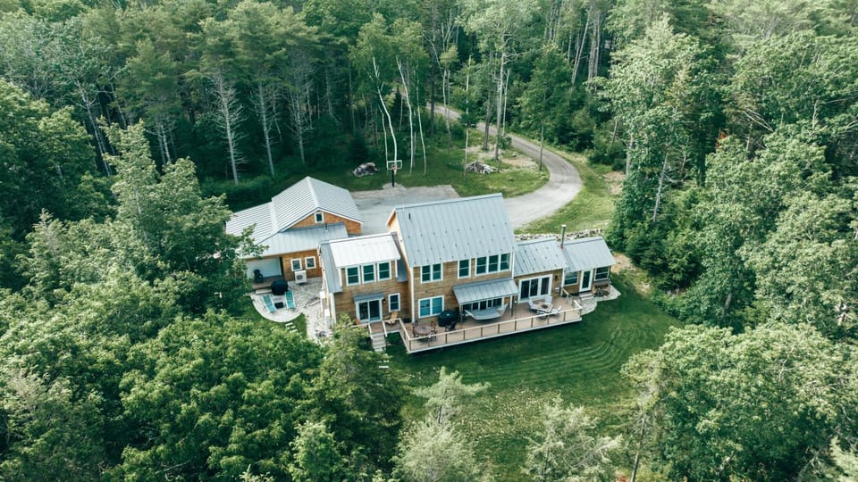 Waterfront 8 acres privacy and 5 min to LL Bean! Villa in Freeport