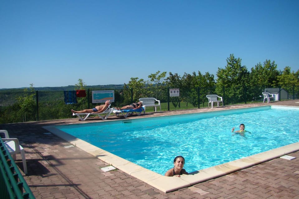 CHAMBRES D'HOTES LES GRAVES Bed and Breakfast in Occitanie