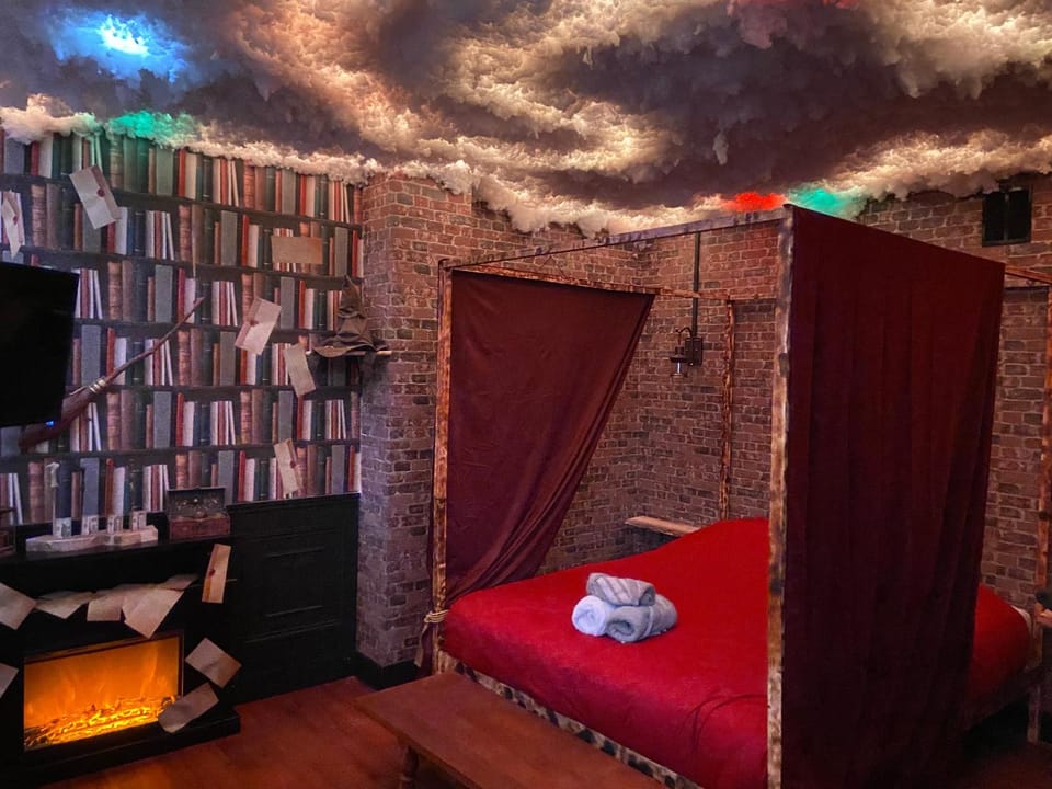 Bed, Photo of the whole room, Bedroom