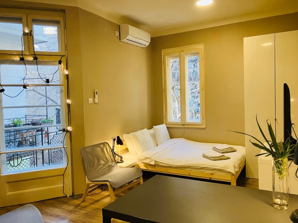 Salon Studio Savamala Apartment in Belgrade