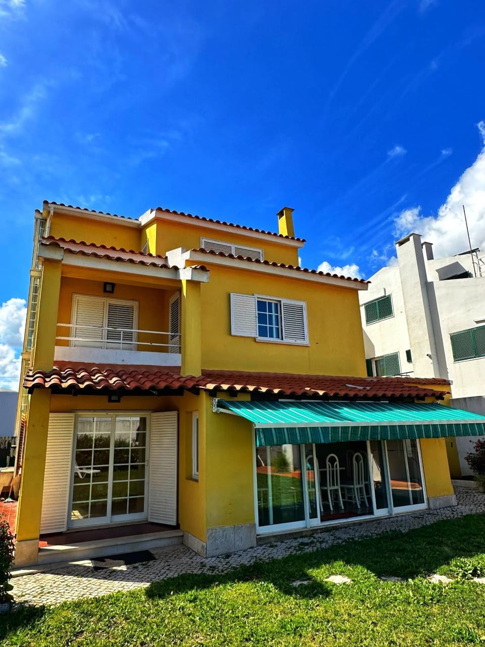 Property building, Day