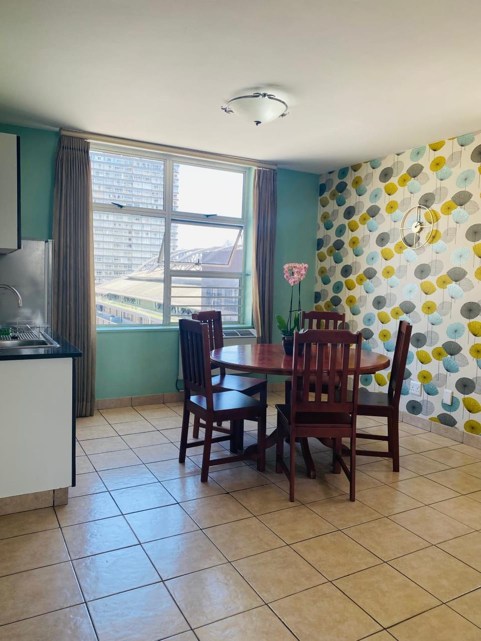 Oceanic 2 Bedroom Apartment - City View - Self-Catering Apartment in Durban