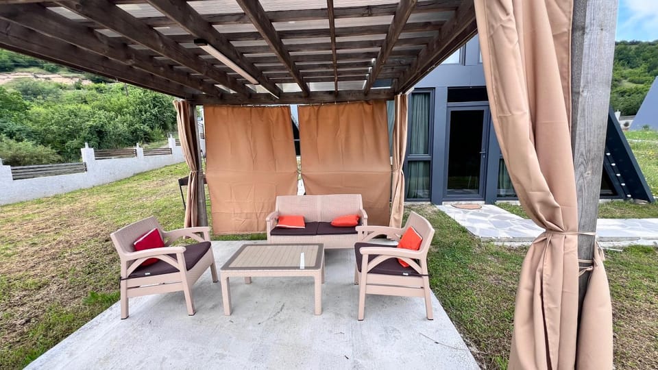 Property building, Patio, Garden, View (from property/room), Balcony/Terrace, Garden view