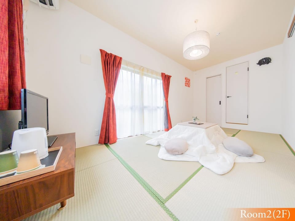 5min walk to Tokyo Skytree Sta -HANA ASAKUSA- Bed and Breakfast in Chiba Prefecture