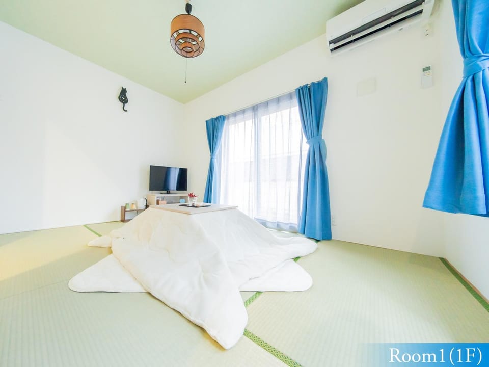 5min walk to Tokyo Skytree Sta -HANA ASAKUSA- Bed and Breakfast in Chiba Prefecture