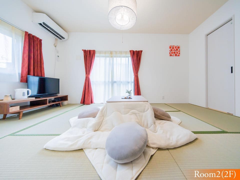5min walk to Tokyo Skytree Sta -HANA ASAKUSA- Bed and Breakfast in Chiba Prefecture