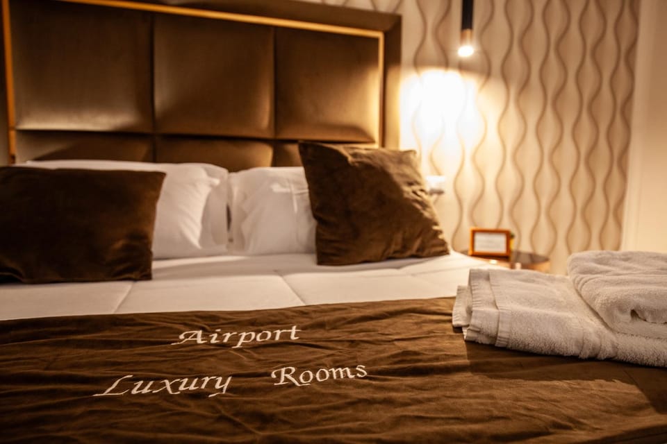 Airport Luxury Rooms Bed and Breakfast in Naples