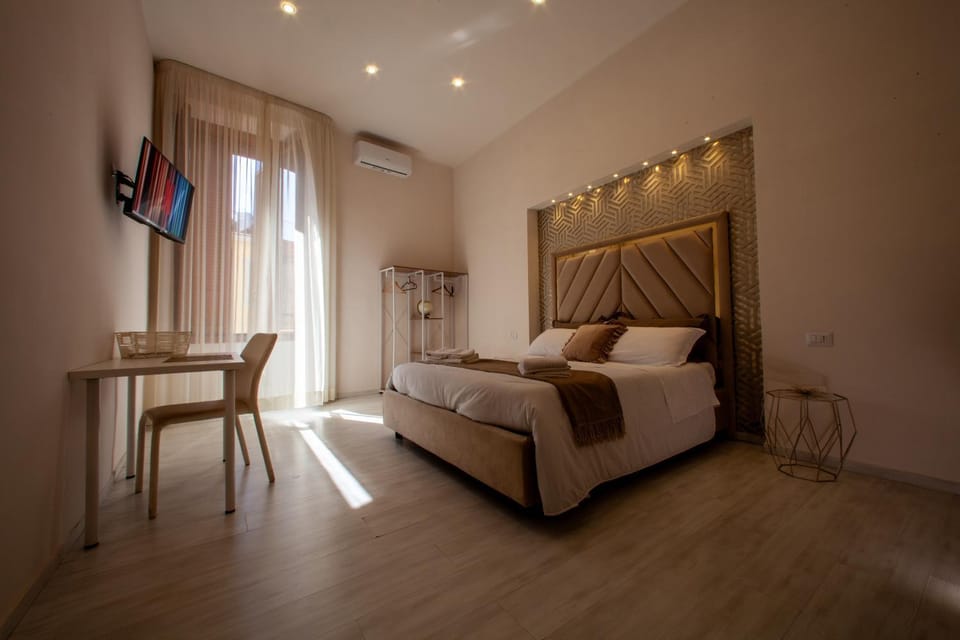 Airport Luxury Rooms Bed and Breakfast in Naples