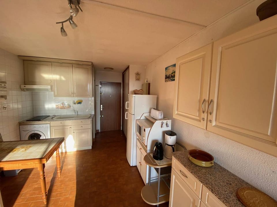 Studio en Bord de Mer, 4 Couchages, Parking Privé, Près des Commodités et Parc Aqualand - FR-1-81-577 Apartment in Le Barcarès