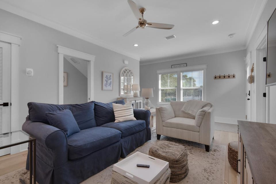 Living room, Seating area, fireplace