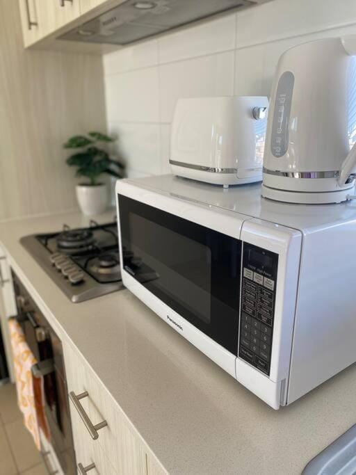 Bright 1 Bedroom Joondalup Stay Apartment in Joondalup