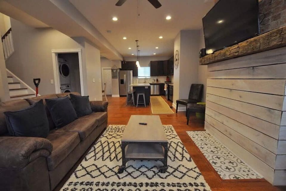 Housepitality - Franklinton Farmhouse- 4 Bedrooms House in Franklinton