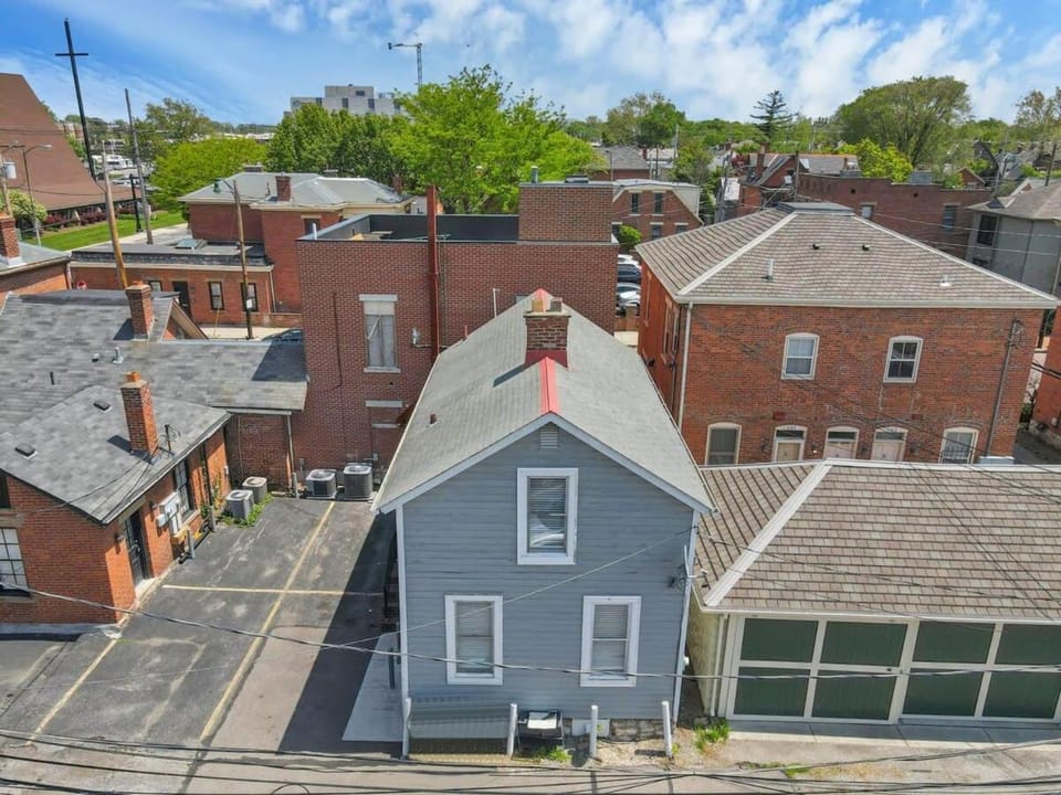 Housepitality - The Marienplatz - Free Parking House in German Village