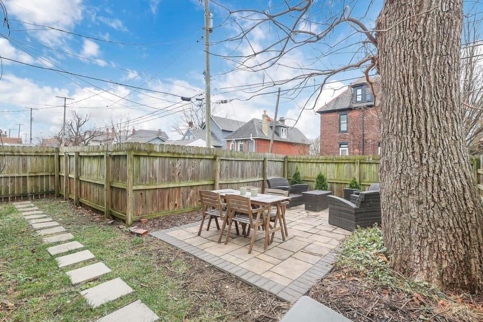 German Village Hidden Gem - 3 BR, Parking l Value Apartment in Ohio
