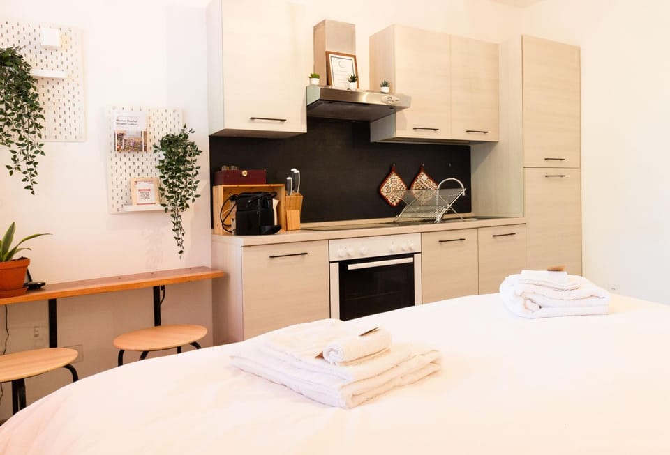 Kitchen or kitchenette, kitchen