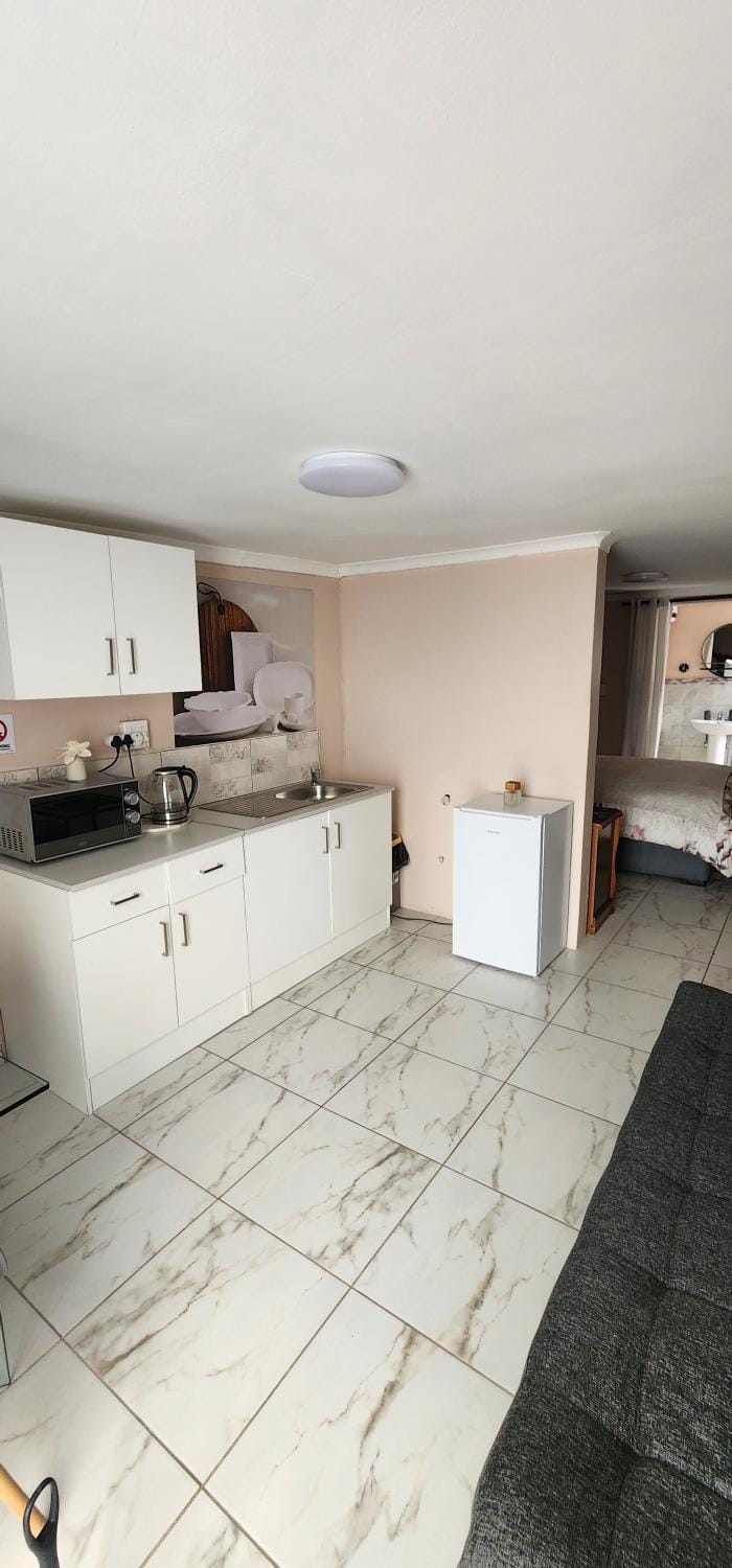 Cozy Batchelor Labiance Apartment in Cape Town