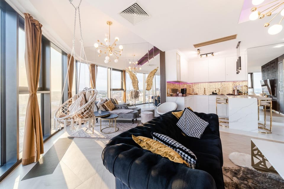 View (from property/room), Living room, Seating area