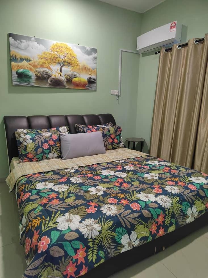 Bed, Photo of the whole room, Bedroom, air conditioner