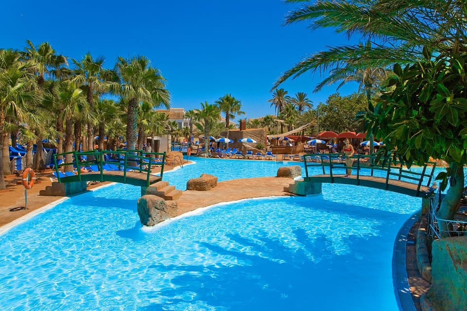 Bathroom, Area and facilities, Swimming pool, Swimming pool