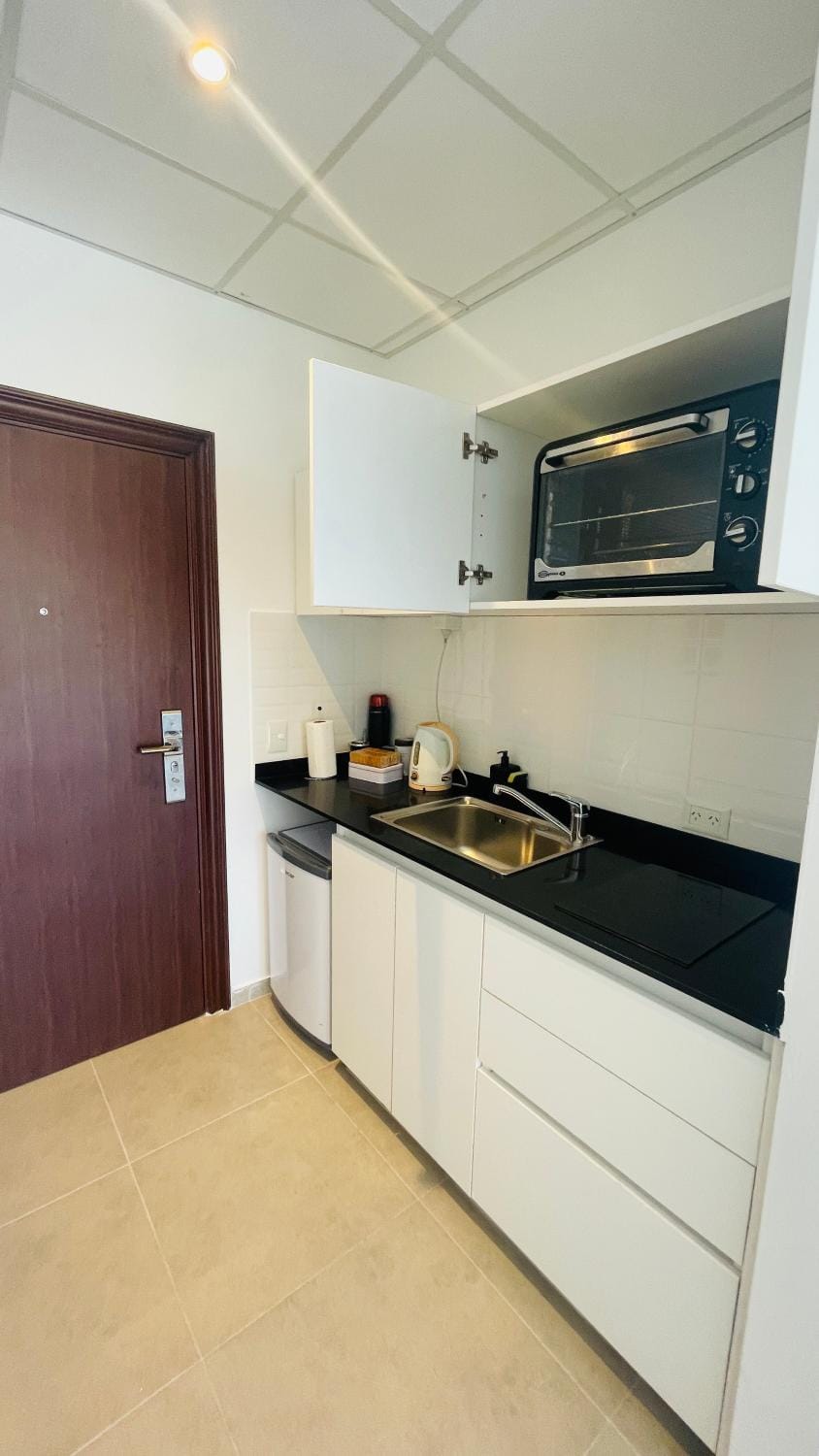 oven, pet friendly, stove, kitchen