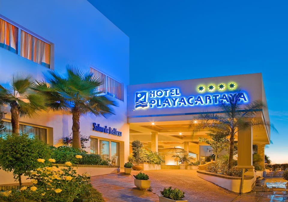 Facade/entrance, Area and facilities