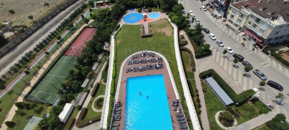 Day, Neighbourhood, Bird's eye view, Pool view, Street view, Swimming pool, Parking, sunbed