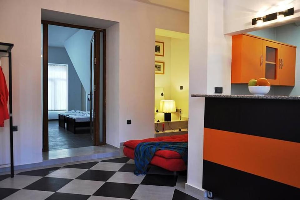 Kitchen or kitchenette, Photo of the whole room, Seating area