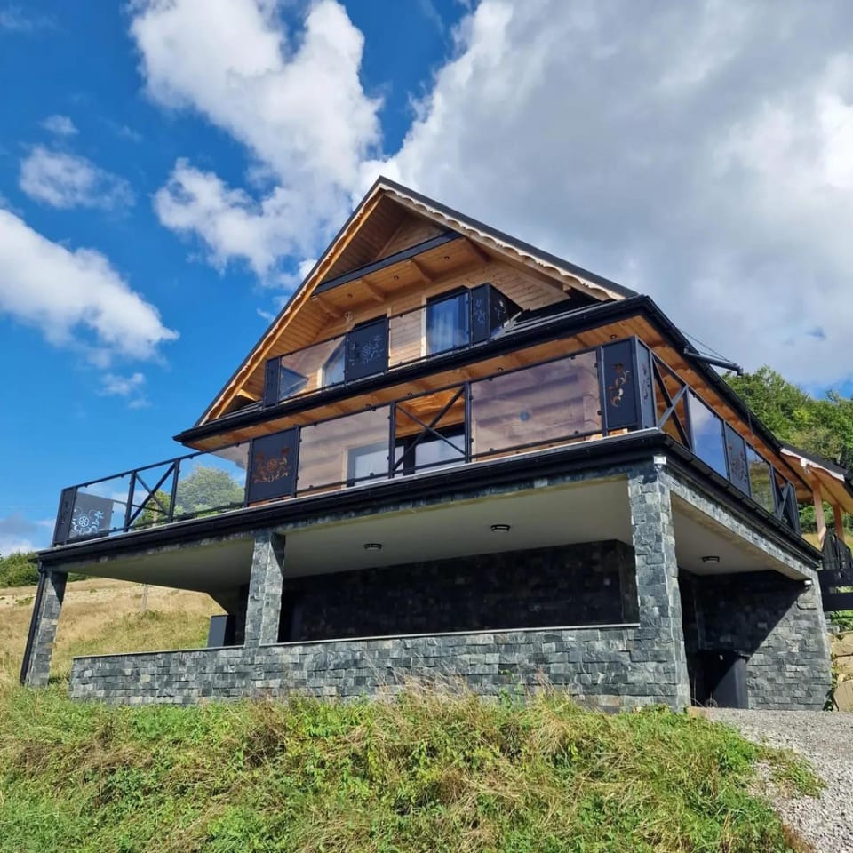 Property building, Day