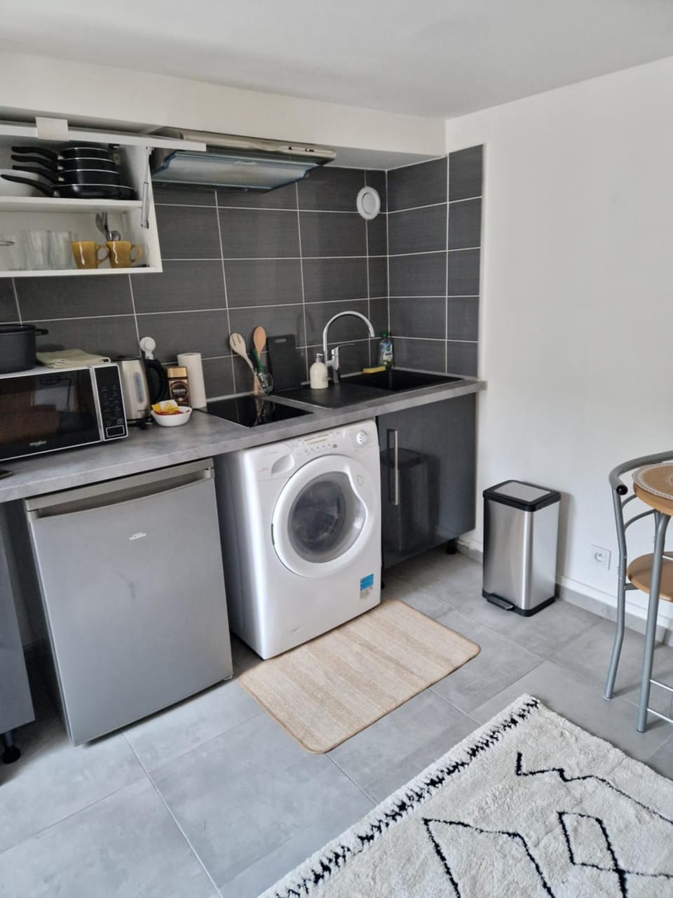 Coffee/tea facilities, Kitchen or kitchenette, washing machine