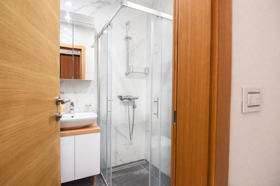 Shower, Bathroom, wardrobe