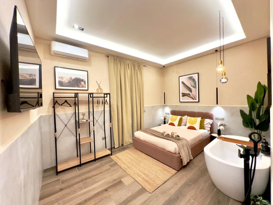 Photo of the whole room, Bedroom