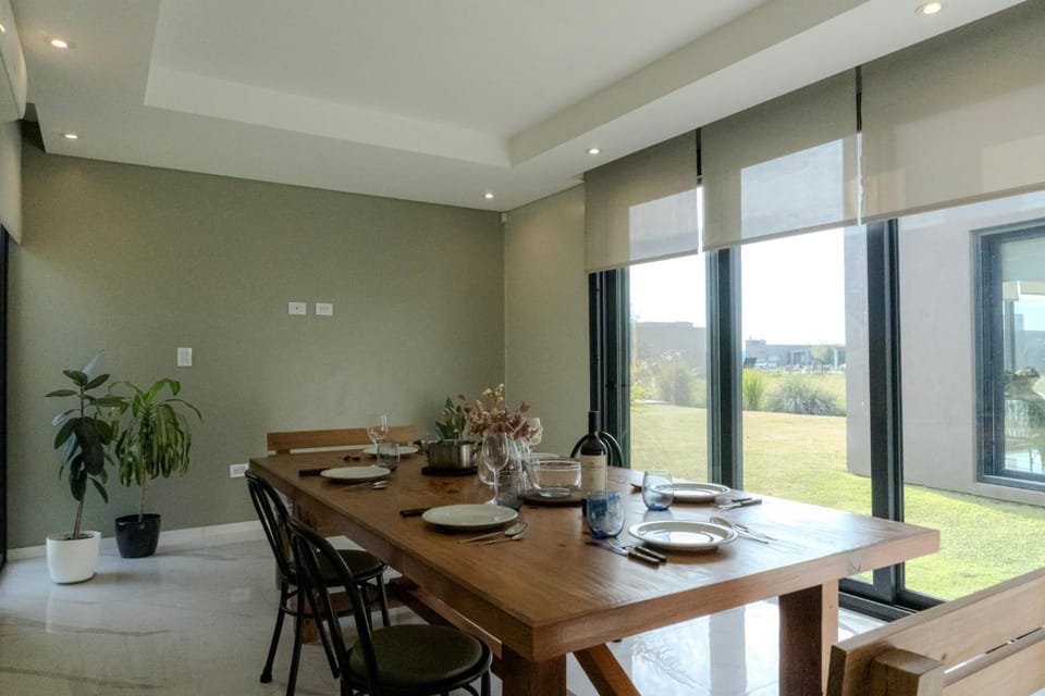 Dining area, Garden view