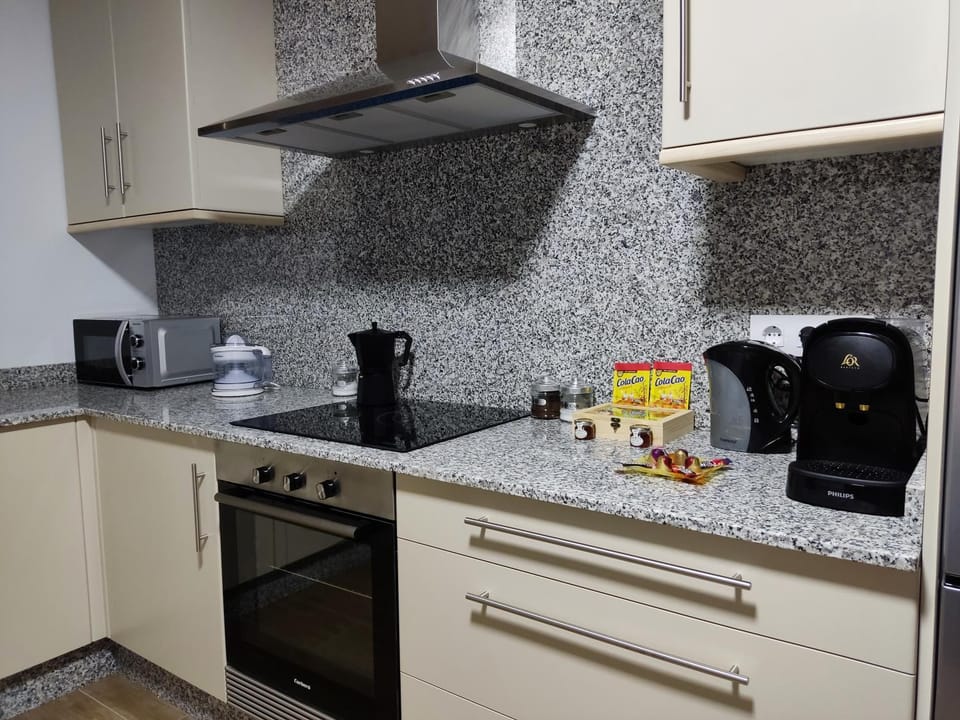 Kitchen or kitchenette, Kitchen or kitchenette