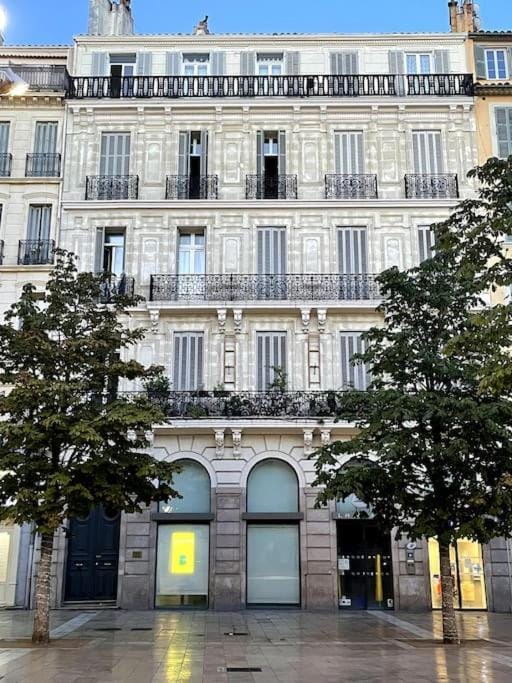 La Perle de Toulon, grand appartement tout confort, idéalement situé Apartment in Toulon