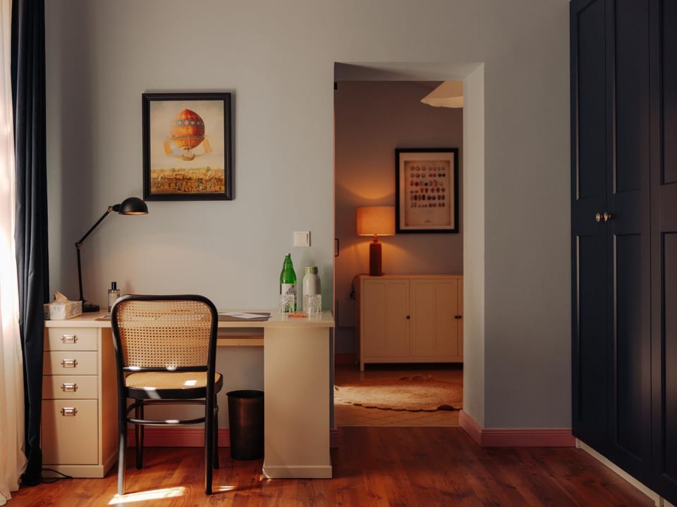 Photo of the whole room, Decorative detail, Seating area, Bedroom, flat iron, heating, internet, wardrobe, air conditioner