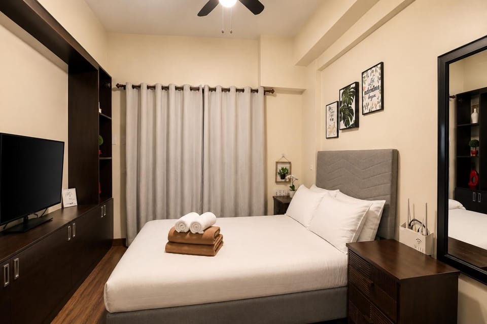 TV and multimedia, Photo of the whole room, Bedroom