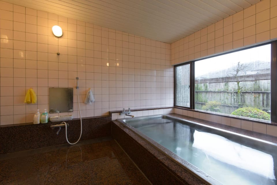 料理旅館こまくさ Ryokan in Takayama