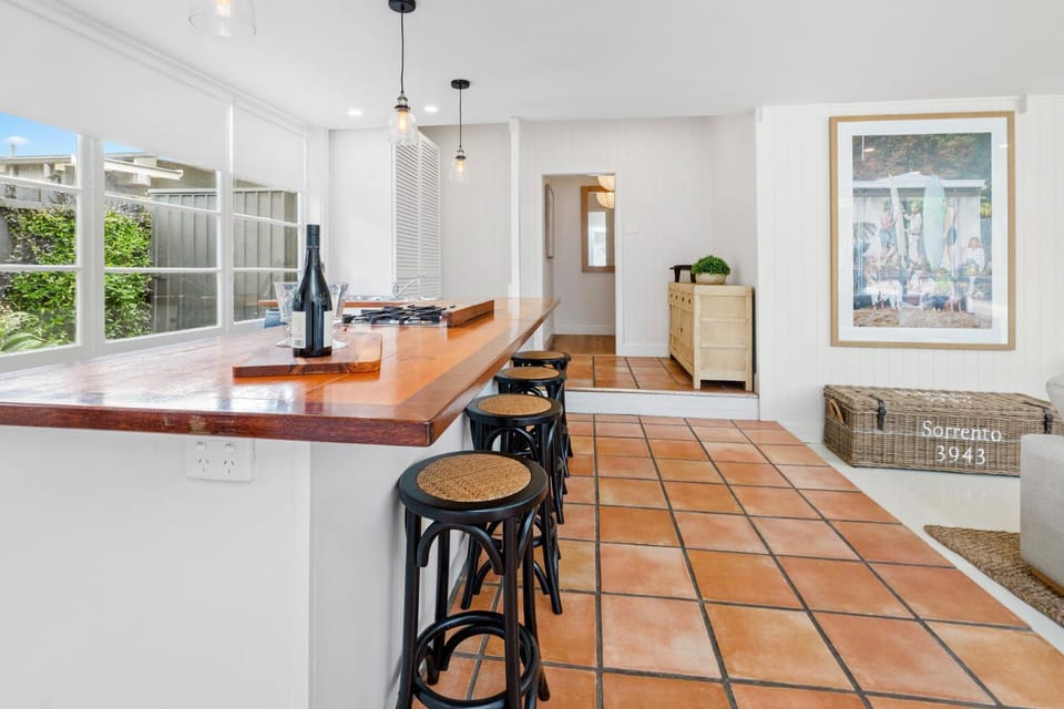 Seating area, Dining area, kitchen