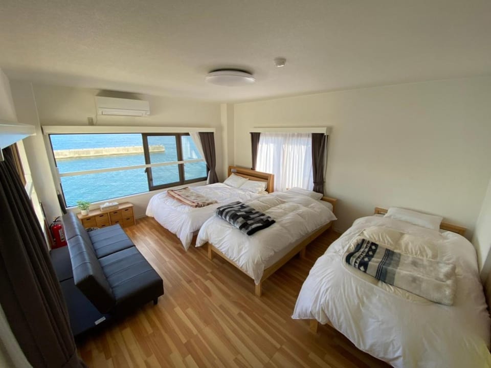 Bed, Natural landscape, Photo of the whole room, Bedroom, Sea view