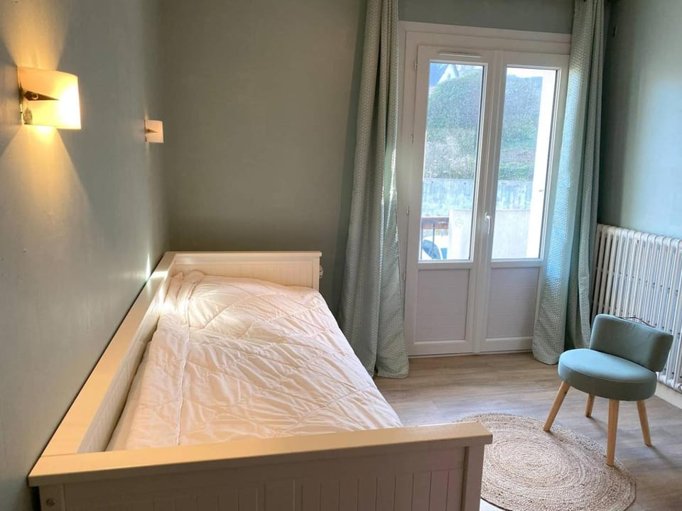Appartement 2 chambres avec superbe vue mer sur la plage de Trestrignel à PERROS-GUIREC - Réf 834 Apartment in Perros-Guirec