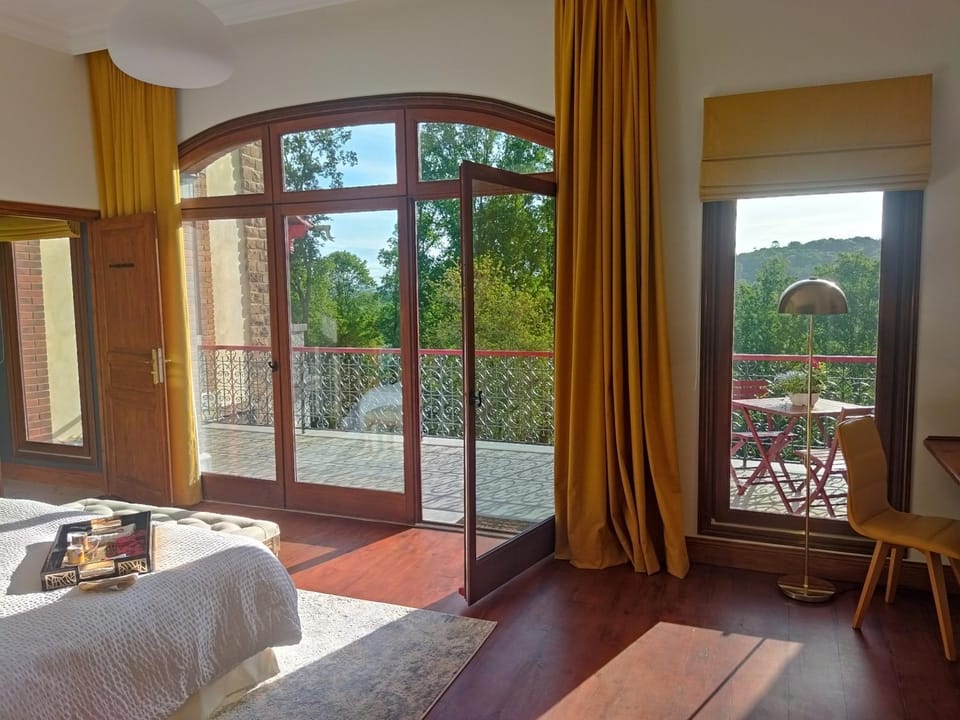 Bed, Garden, View (from property/room), Balcony/Terrace, Garden view